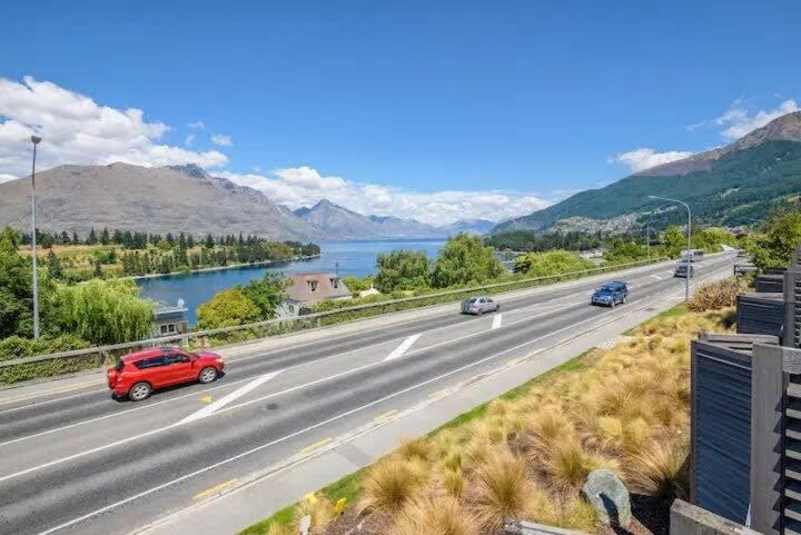 Luxury Lakeview 2 Bedroom Apartment Квинстаун Экстерьер фото