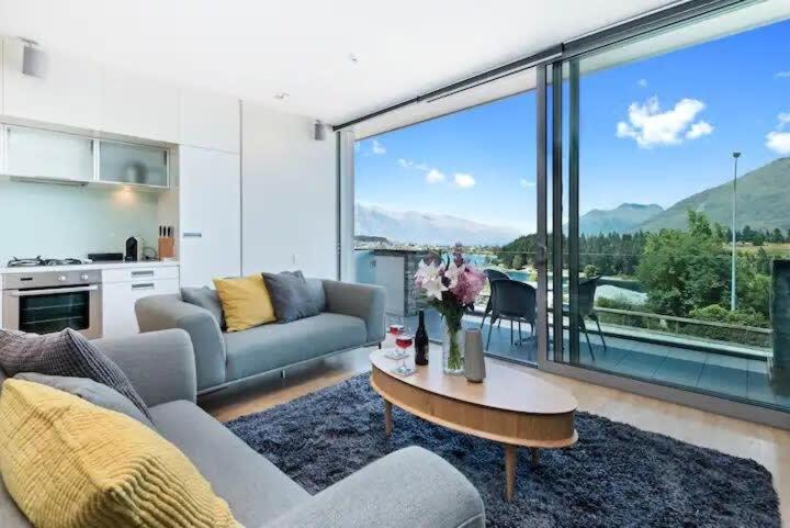 Luxury Lakeview 2 Bedroom Apartment Квинстаун Экстерьер фото